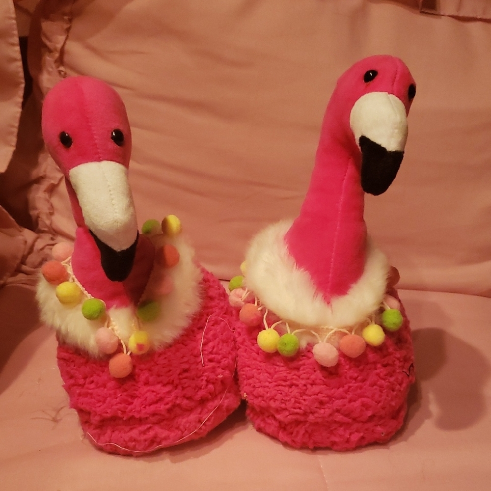 American Eagle Outfitters Pink Flamingo Slippers NWT Cute